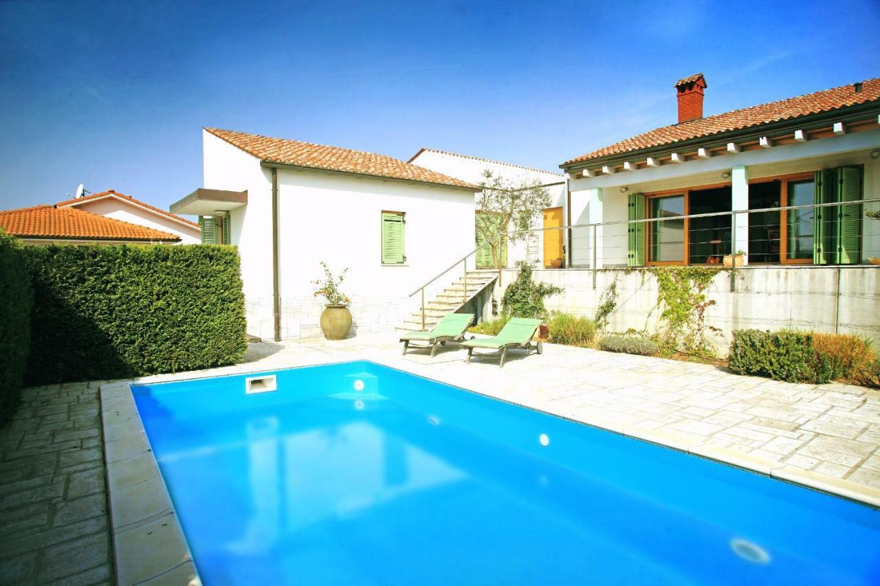 Spacious Villa In Parecag With A Swimming Pool Sečovlje Exteriér fotografie
